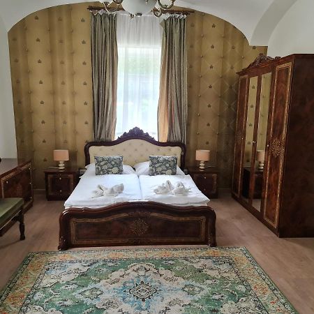 My-Lord Luxapartman Eger Exterior photo
